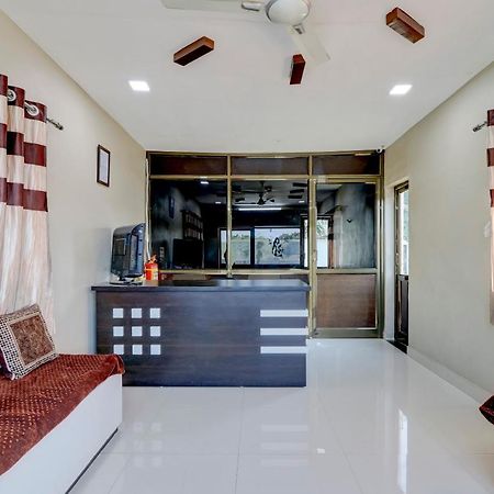 Spot On 71130 Hotel Shiv Krupa Anjār 外观 照片