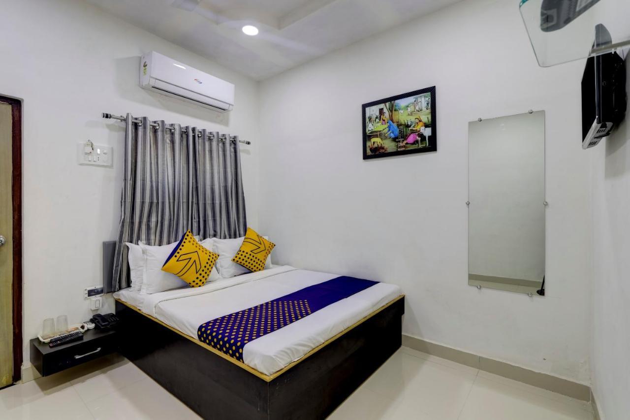 Spot On 71130 Hotel Shiv Krupa Anjār 外观 照片