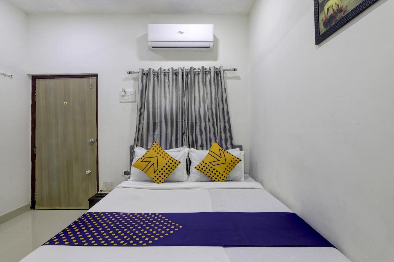 Spot On 71130 Hotel Shiv Krupa Anjār 外观 照片