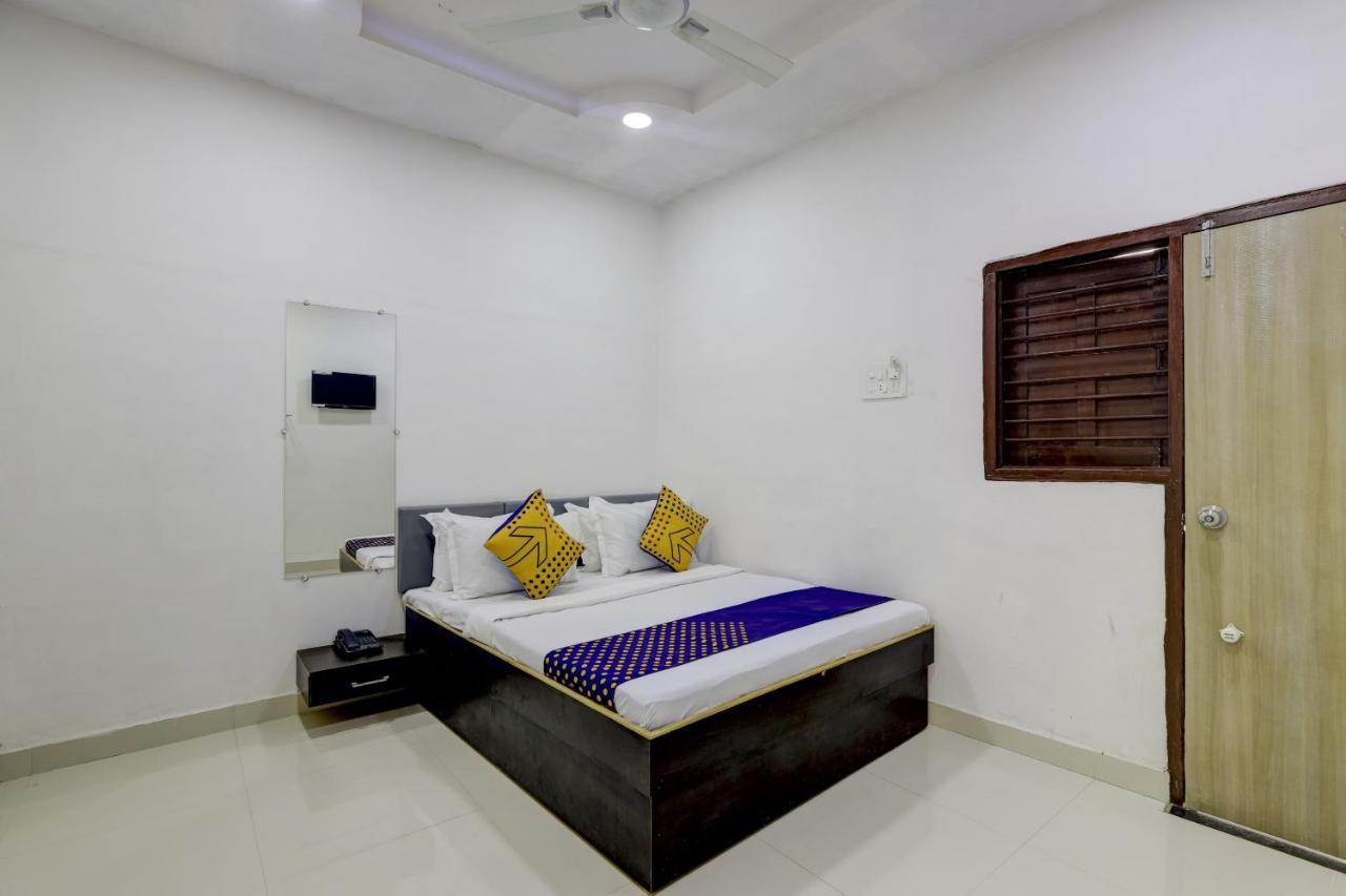 Spot On 71130 Hotel Shiv Krupa Anjār 外观 照片